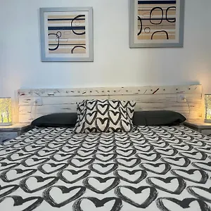https://house-low-island.tenerifehoteles.net